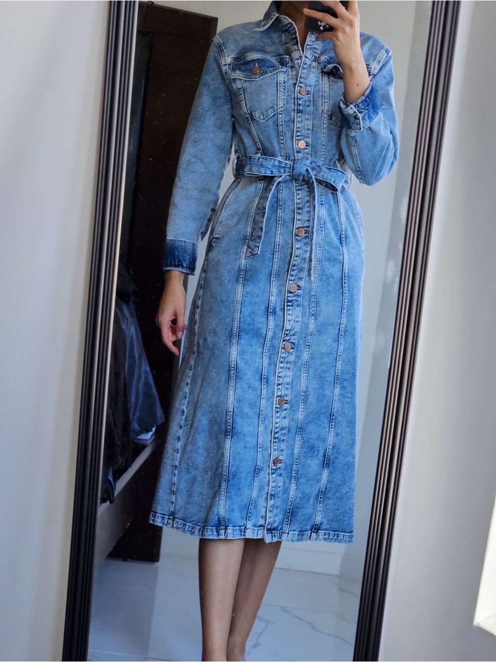 GAP Light Blue Denim Button-Front Midi Dress with Waist Tie